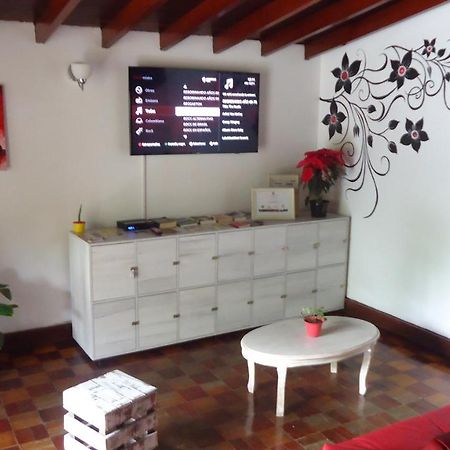 Iris Hostel ميديلين المظهر الخارجي الصورة