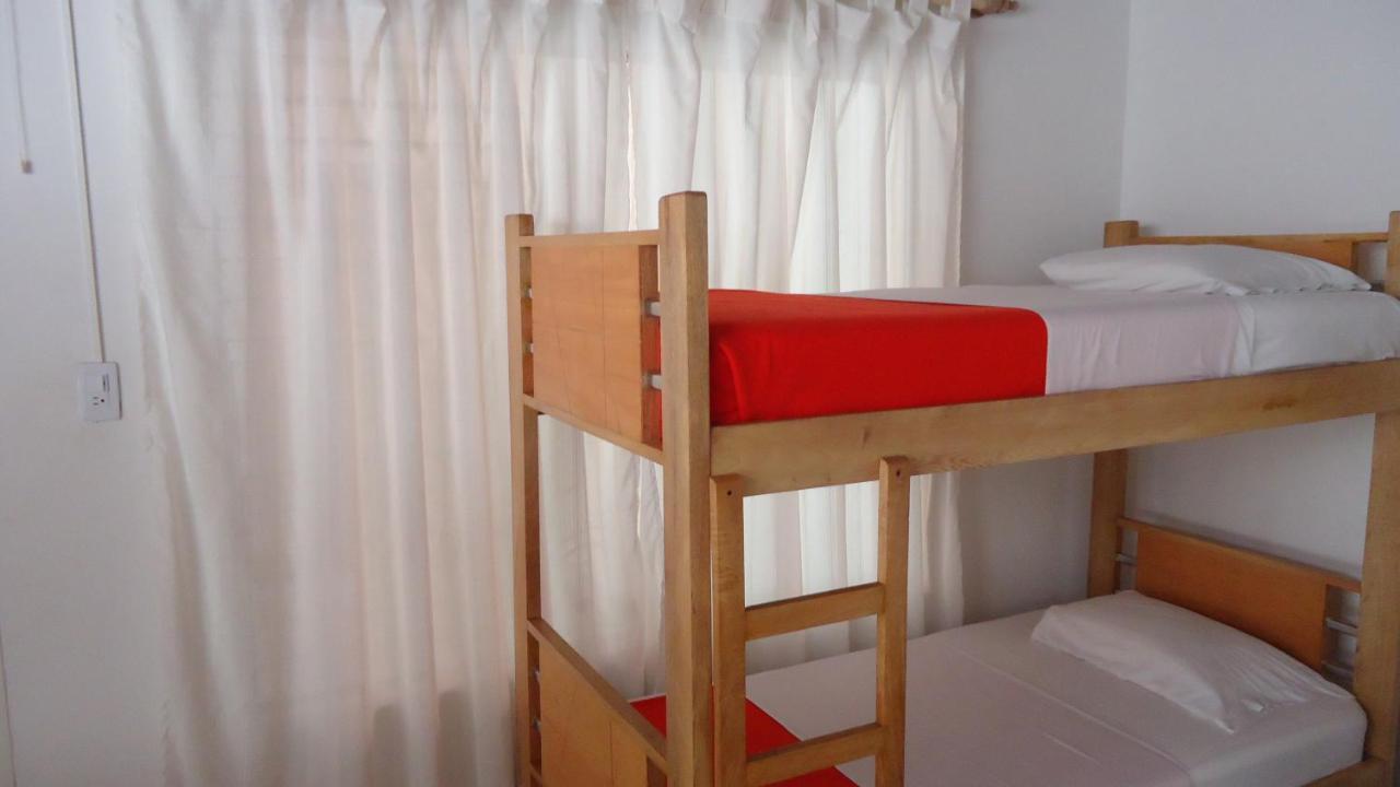 Iris Hostel ميديلين المظهر الخارجي الصورة