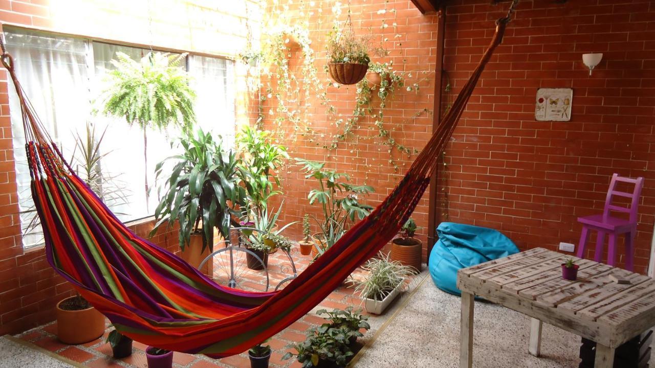 Iris Hostel ميديلين المظهر الخارجي الصورة