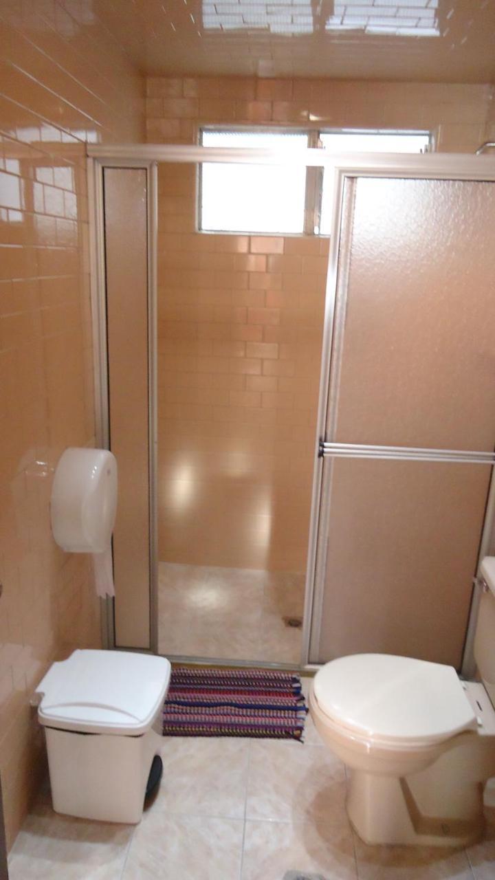 Iris Hostel ميديلين المظهر الخارجي الصورة