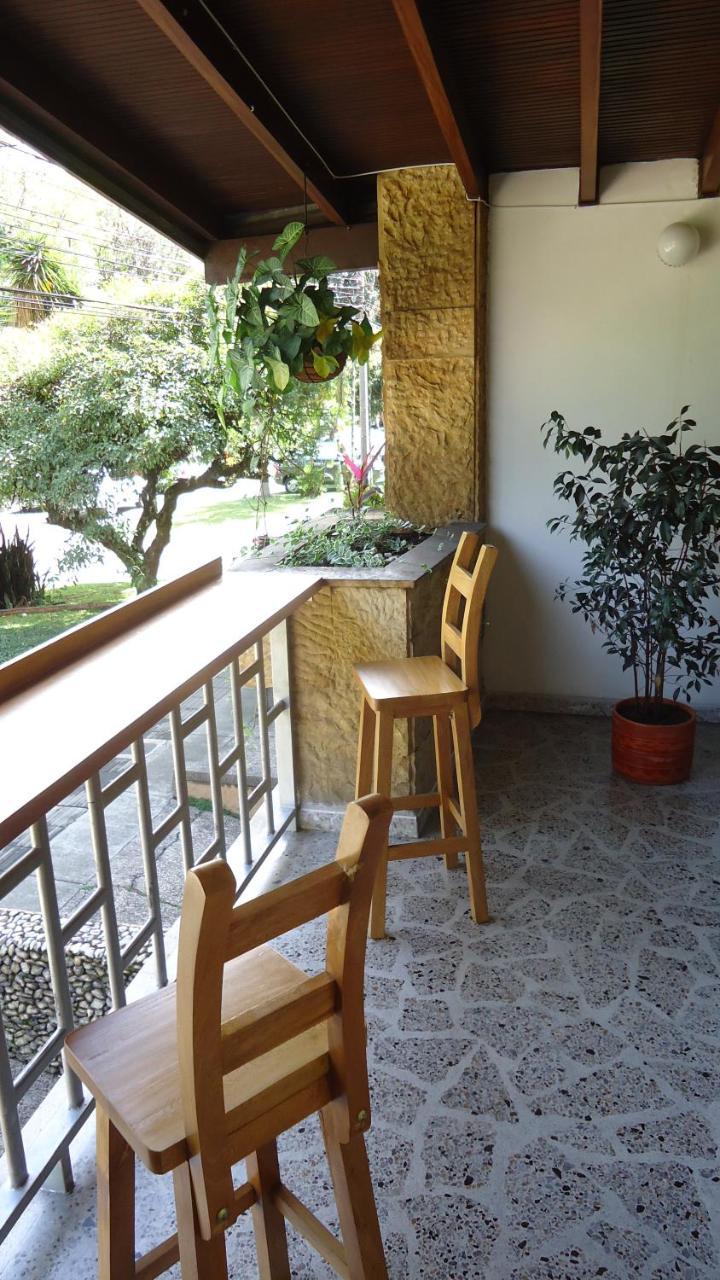 Iris Hostel ميديلين المظهر الخارجي الصورة